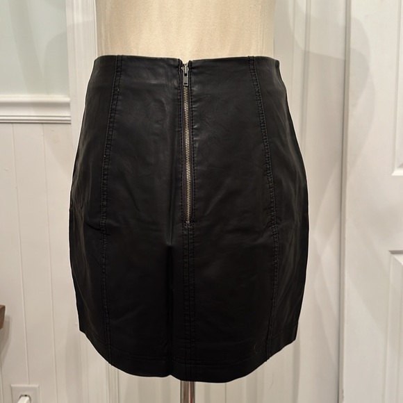 Free People Skirt ๐ค - Picture 2 of 5